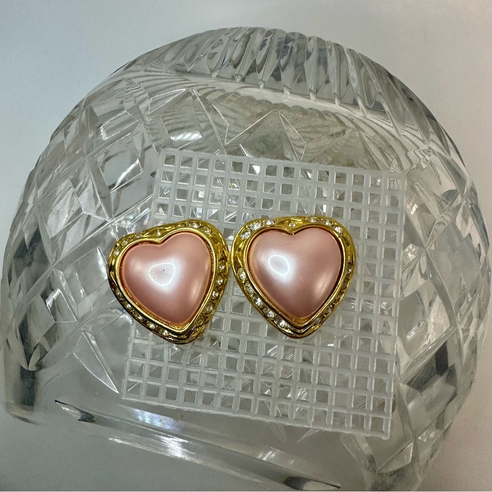 1” Vintage Joan Rivers Pink Heart w Rhinestone Border Cocktail Clip On Earrings - Picture 5 of 5